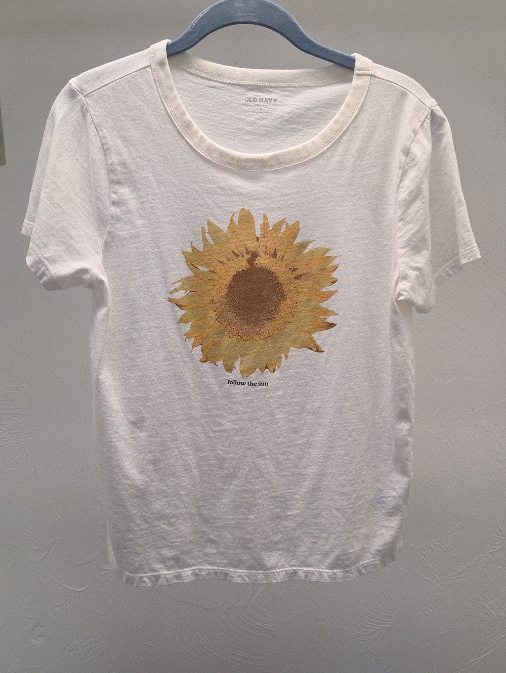 Womens Old Navy Off White Short Sleeve Sunflower T-shirt.